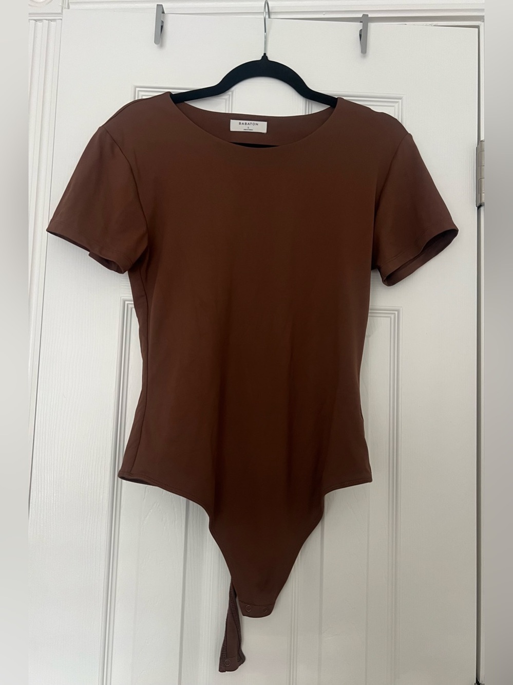 Aritzia Babaton Contour Brown Short-Sleeve Bodysuit
